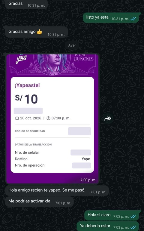 Conversación real de un cliente que paga con Yape, datos personales ocultos